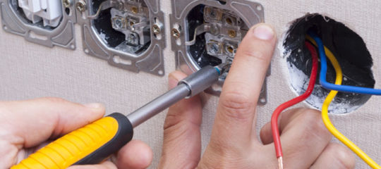Choisir le meilleur prestataire d’électricité sur internet