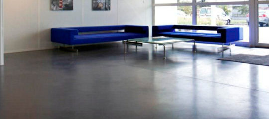 Peintures pour sols intérieurs
